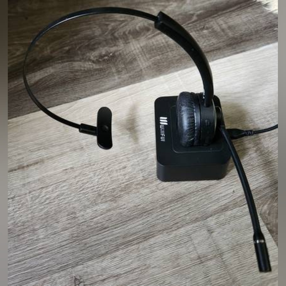 Willful M98 Bluetooth Wireless Headset with Microphone Charging Base